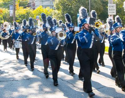band-homecoming-parade
