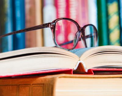 book-glasses