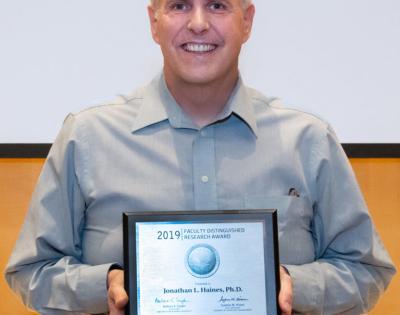 Jonathan%20Haines%20Distinguished%20Faculty%20Award.jpg