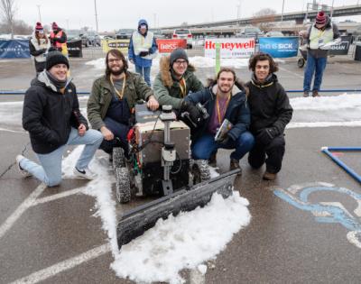 Case-snowplow-team.jpg