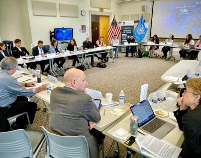 experts%20meeting.jpg