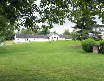 farm-building-feat