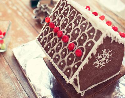 gingerbread-house-feat