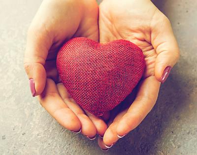 hand-heart-feat