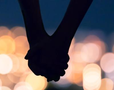 holding-hands
