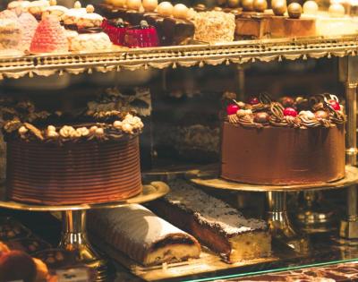 pastry-shop-display