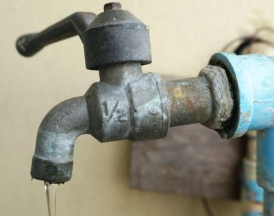 rusted-faucet-1400-x-600