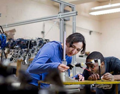 students-in-robotics-lab