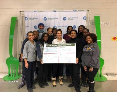 volunteers-food-bank