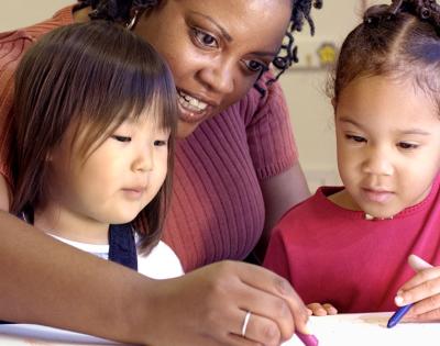 woman-coloring-with-children