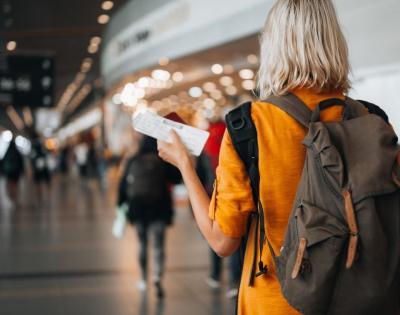 woman-in-airport