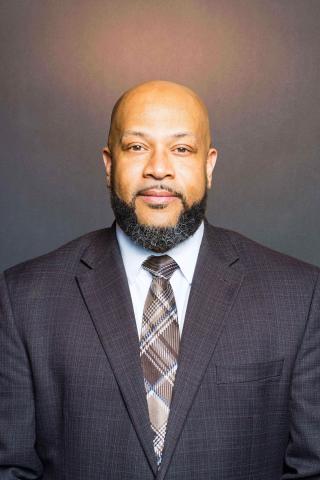 Headshot of Cecil Lipscomb