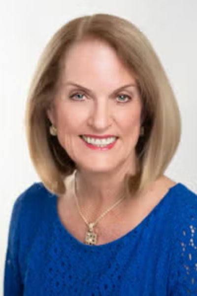 Mary Moller headshot