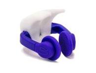 A device used to stop nosebleeds with a clamp and two sponges that can be medicated.
