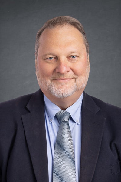 A headshot of Robert Kirsch