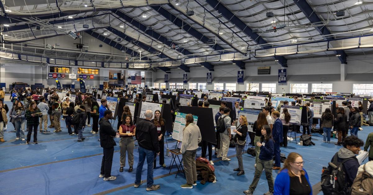 Undergraduates earn awards for research and creative endeavors at fall 2025 Intersections