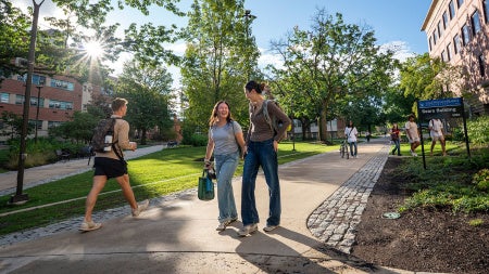 Students walking on the Case Quad at CWRU
