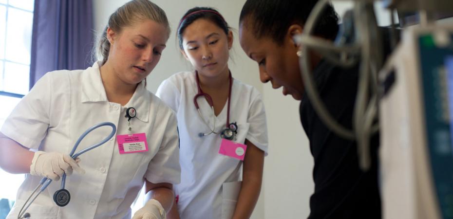 Image of BSN Students during clinical rotation. The Frances Payne Bolton School of Nursing at Case Western Reserve University in Cleveland, Ohio, is one of the country's top-ranked best nursing schools. The largest private research university, FPB is consistently ranked as on e of the best nursing schools in Ohio.