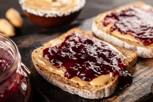 Bread with peanut butter and Jelly