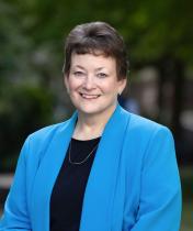 Elizabeth Jaszczak Headshot