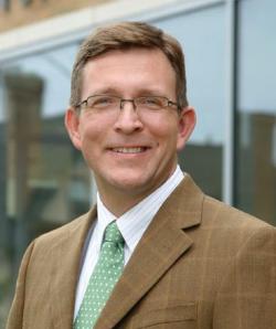 headshot of Robert L. Fischer