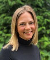 Stacey Hren headshot