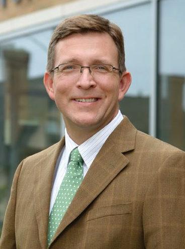 headshot of Robert L. Fischer
