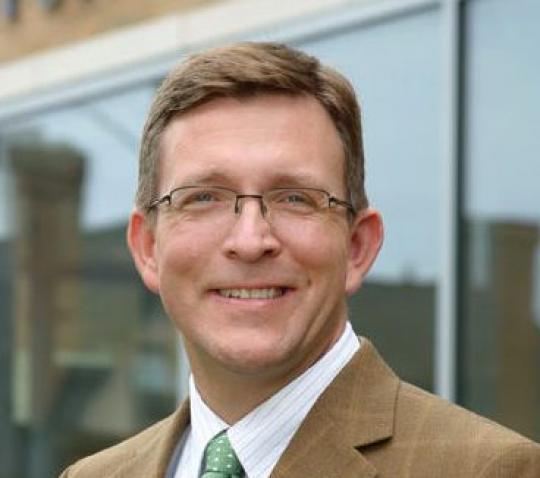 headshot of Robert L. Fischer