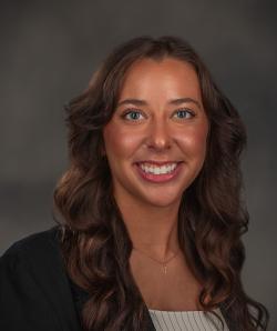 Erin Jones headshot