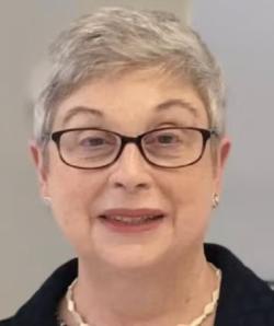 Headshot of Elizabeth Tracy