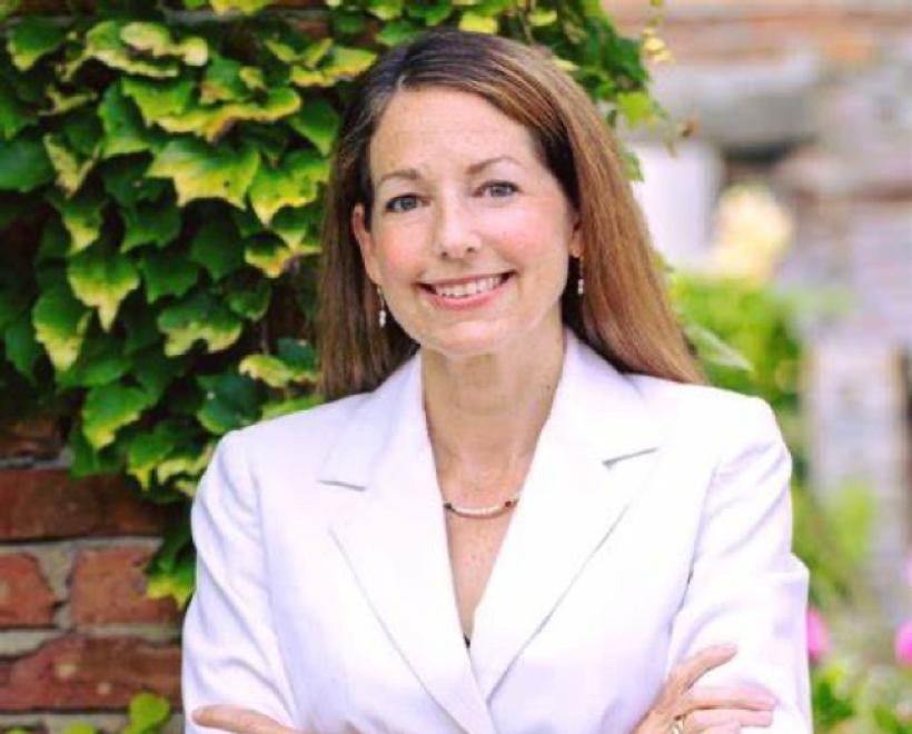 Rev. Dr. Sarah Lund headshot
