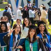Peace out, #CWRUClassof2026✌️

📸 @zelenemd, @vianxnguyen, @kathan.lens