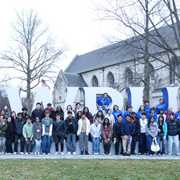 New to CWRU ✨ Prior to the start of the semester, our @cwruorientation leaders welcomed spring admits and transfer students home to Cleveland. We're so happy to have you here 💙