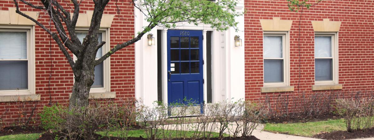 1680 Apartment building entrance view