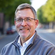 Robert Fischer Headshot