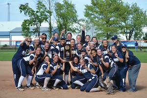 CWRU Varsity Softball team holding their trophy