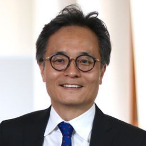 Headshot of Youngjin Yoo, professor