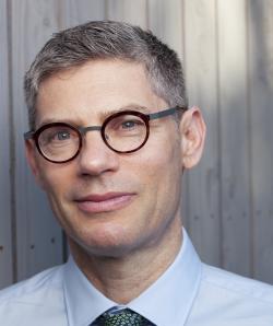 Elliot Posner headshot