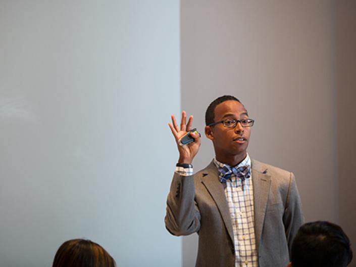Case Western Reserve University Weatherhead School of Management professor John Paul Stephens teaching in class