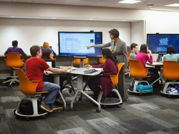 Teacher directing students in an Active Learning Environment