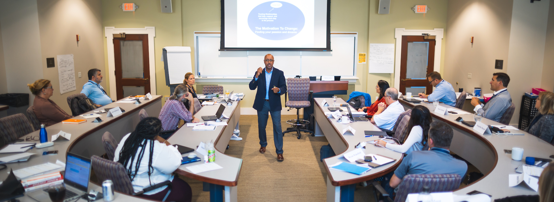 Photo of instructor Melvin Smith lecturing a class on leadership