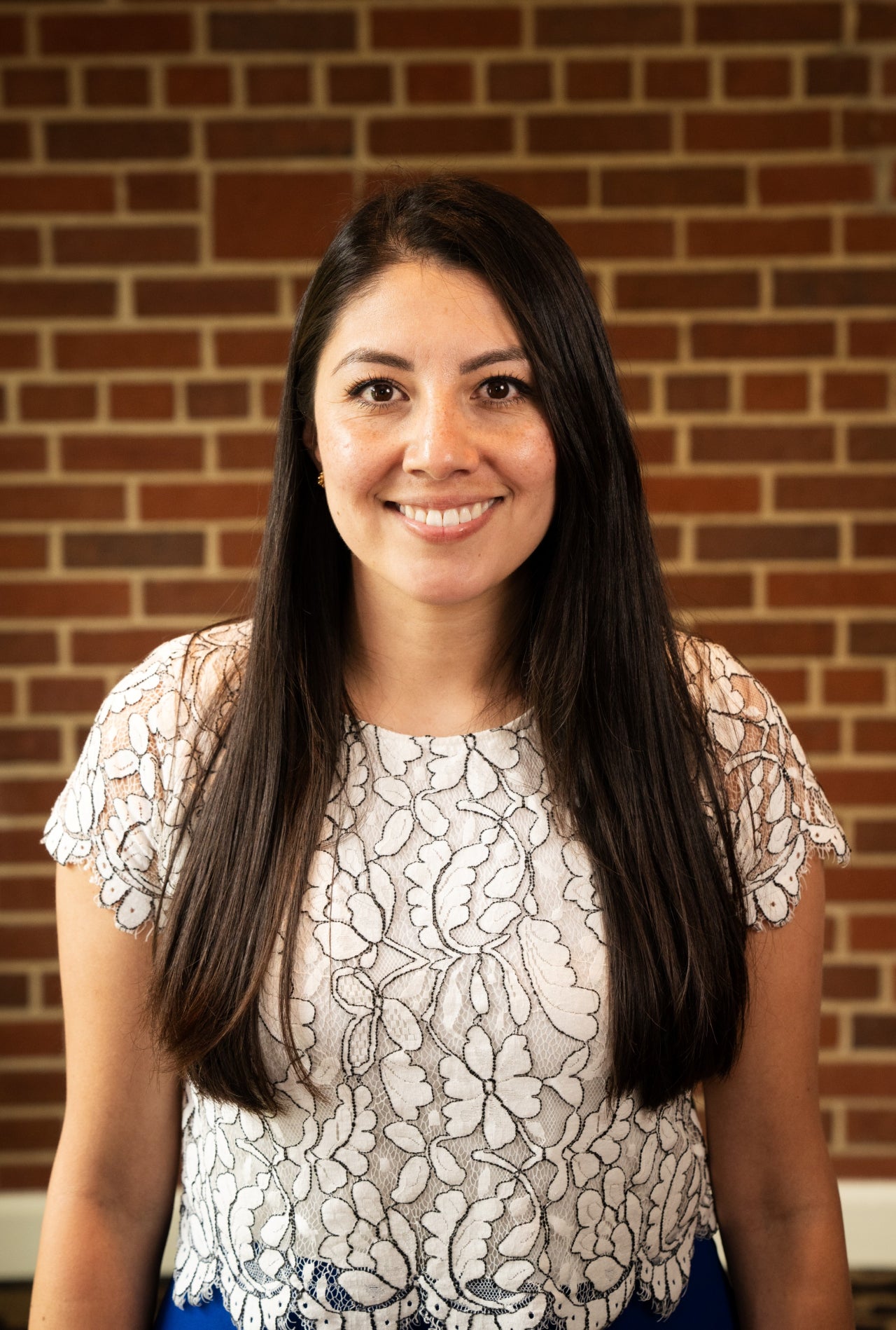 Headshot image of Thalia Reyes-Calderon